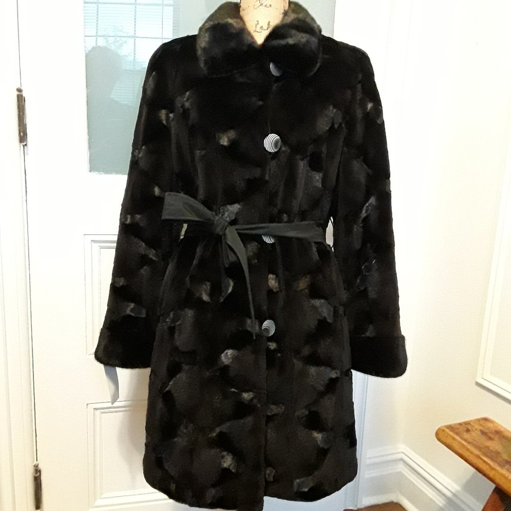 NWOT Black Reversible Mink Fur Knee Length Mink Storm Coat Size L Made in Canada